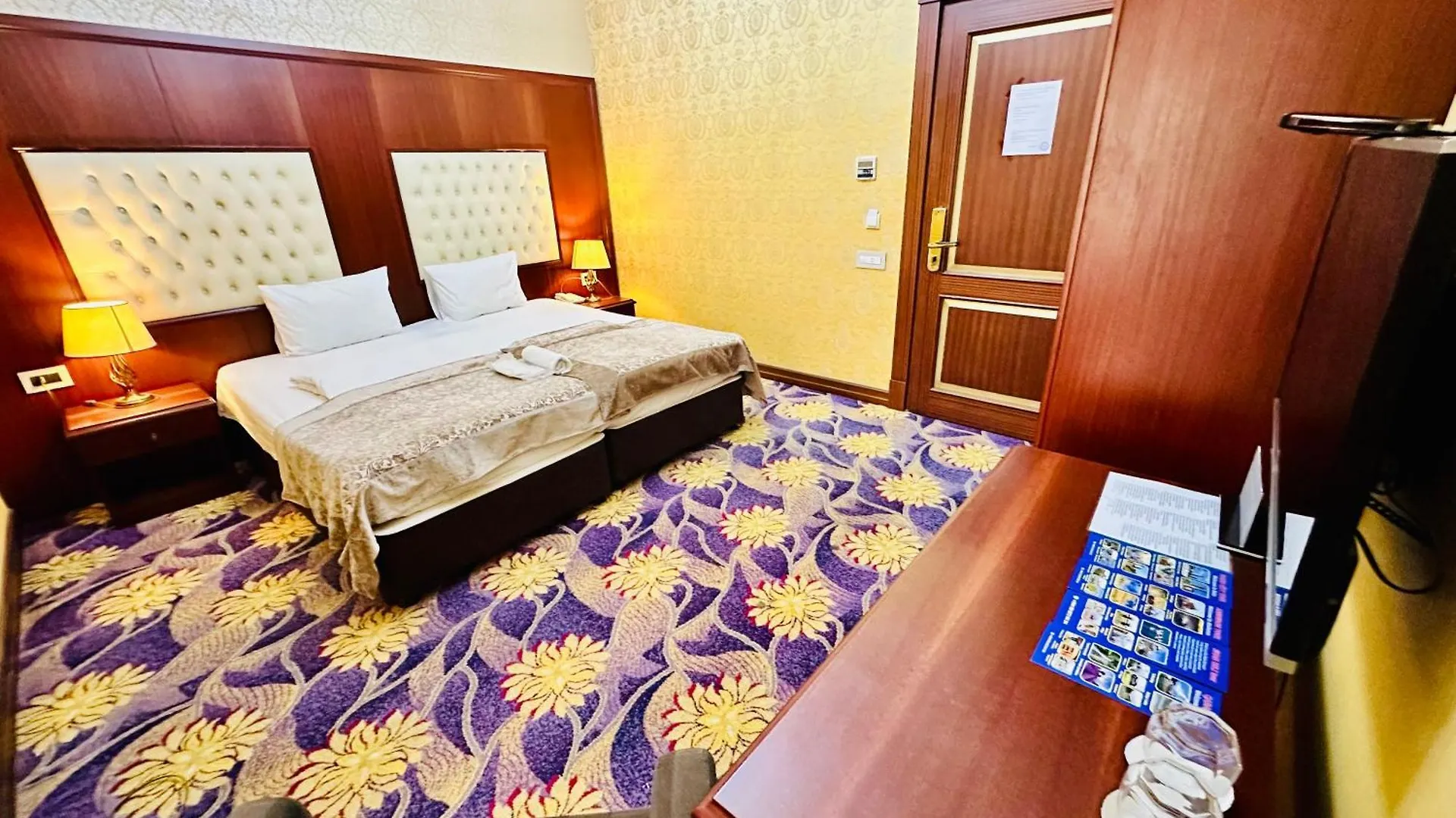 Clover Hotel Baku Formula 1 View 4*,