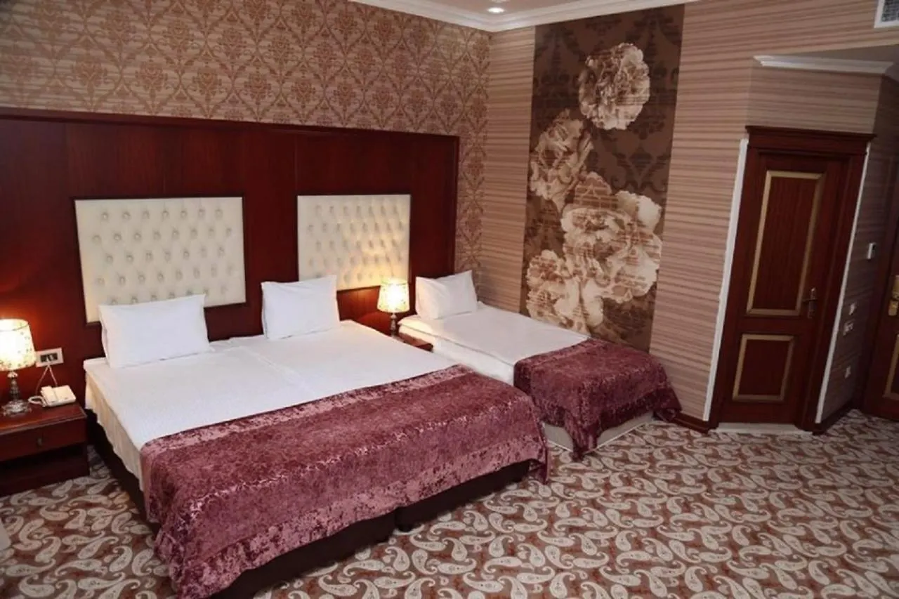 Clover Hotel Baku Formula 1 View 4*,